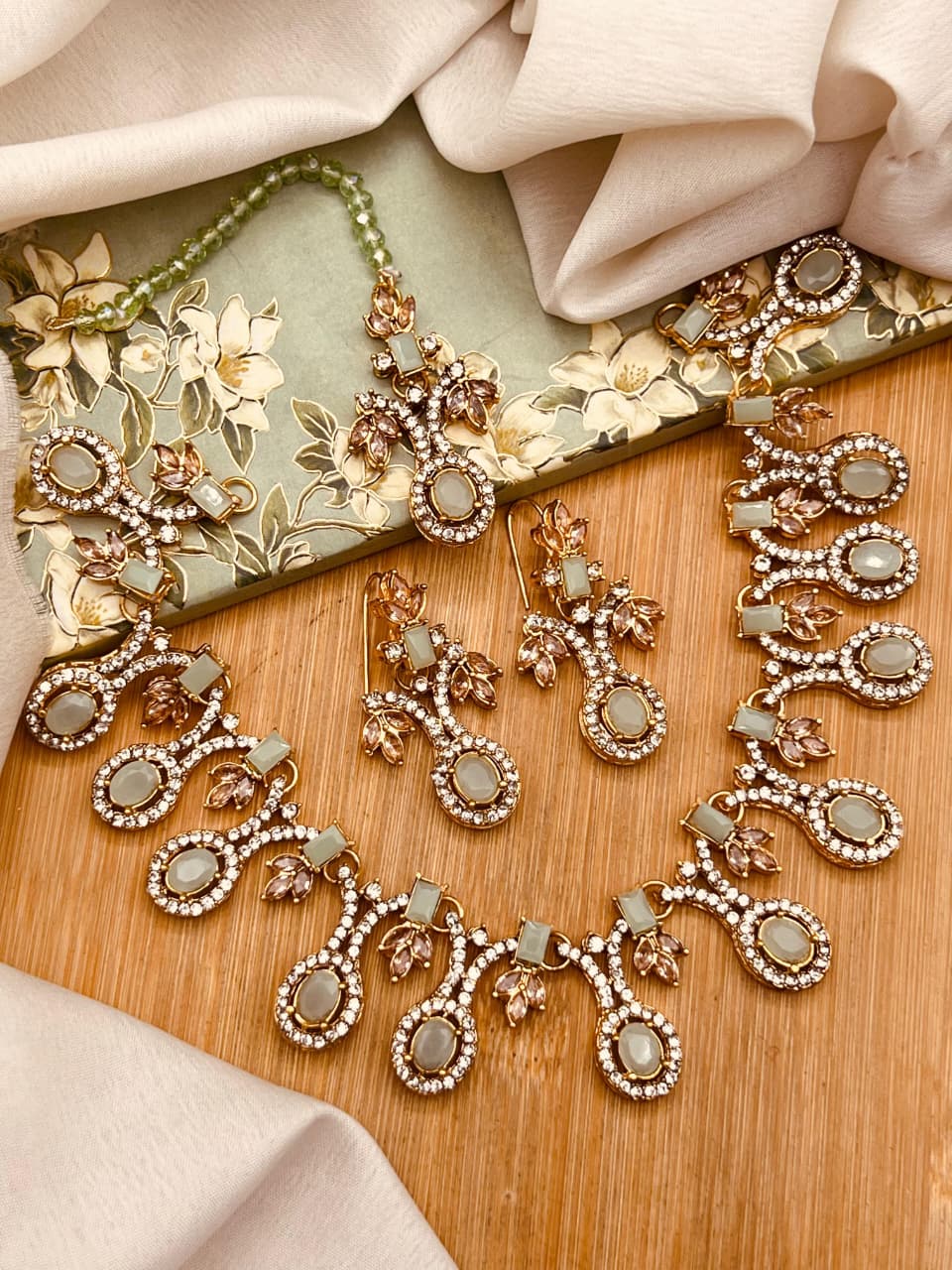 Beautiful Necklace Set